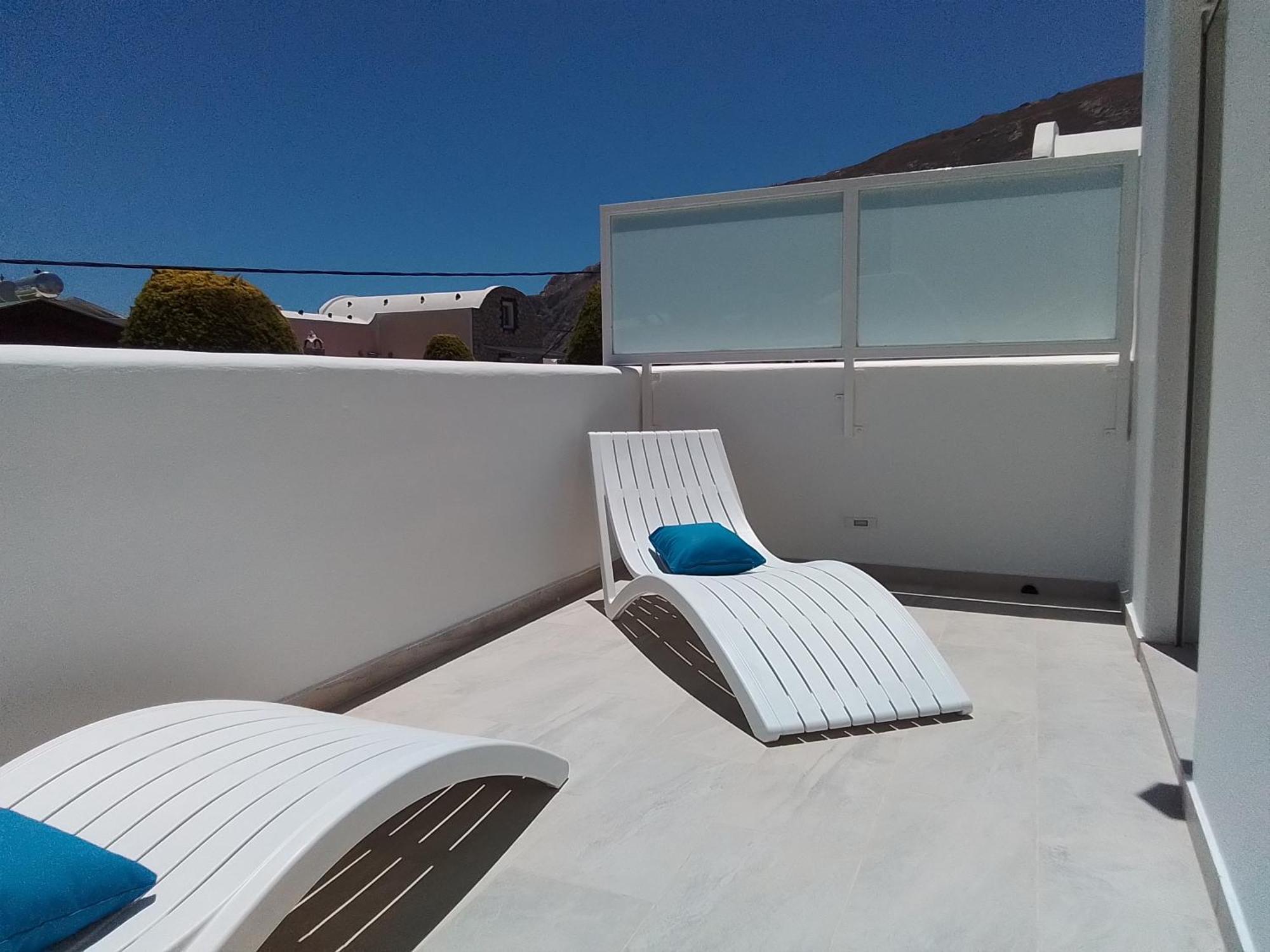 Chariot Apartments Santorini Kamári Zimmer foto